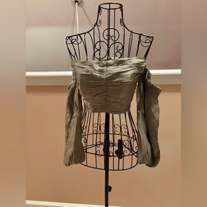 Sage green cropped puffy sleeve top